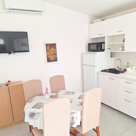 Sunny Bi-Pi Apartment Паг Экстерьер фото