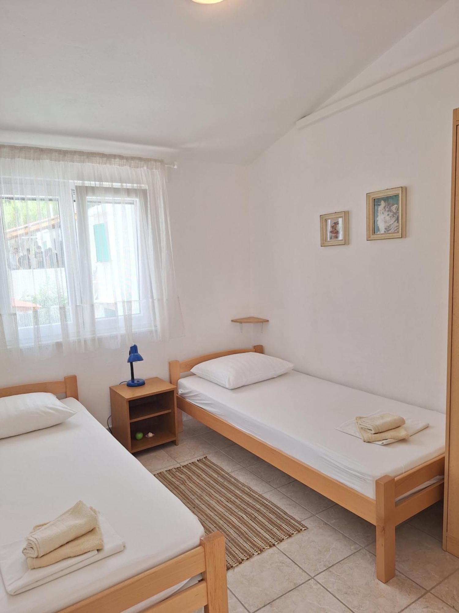 Sunny Bi-Pi Apartment Паг Экстерьер фото